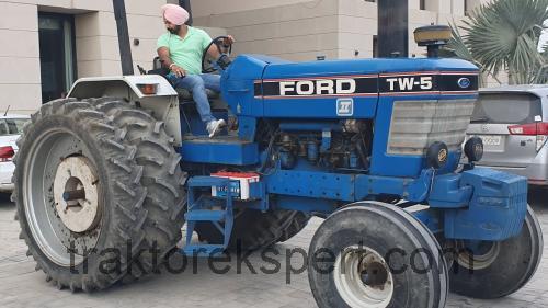 Ford TW-5 anmeldelser og tekniske specifikationer