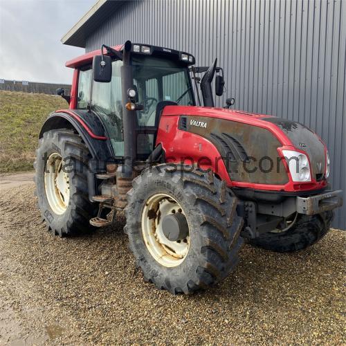 Valtra T153 anmeldelser og tekniske specifikationer